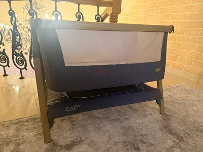CoZee bedside bassinet / bedside crib - grey, excellent condition