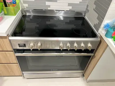 8 Bosch 5 series 8 burner top gas with electric oven