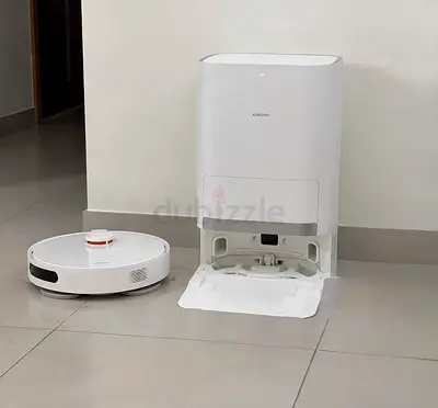 Xiaomi robot vacuum with auto-empty dock - well maintained