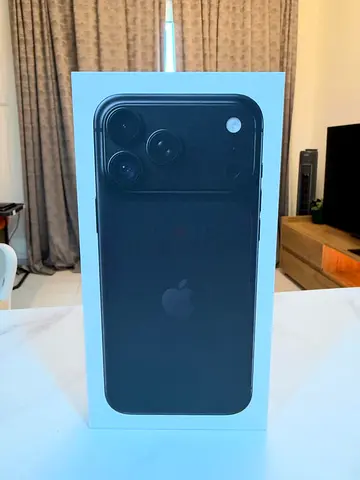 iPhone 18 Pro Max Black 256 GB (open box)
