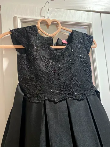 Girls party wear dhs 65