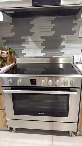 Bosch Electric Cooking range 90x60cm 5zone Freestanding latest model