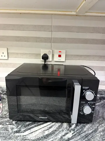 Kenwood Compact Microwave Oven - Good Working Condition