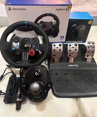 Logitech g29 steering wheel with shifter for ps5 and pc