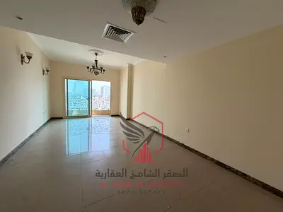ثلاث غرف وصالة مع بلكونة باطلالة مفتوحة و جيم ومسبح مجانا