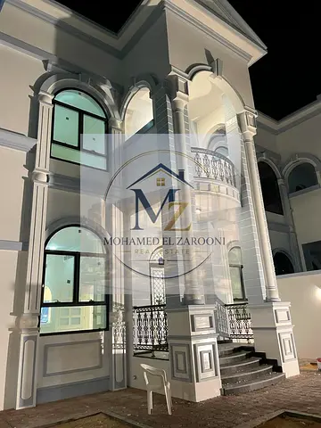 فيلا مميزة للإيجار في الحوشي – موقع استراتيجي 📍 موقع متميز في منطقة الحوشي – البديع