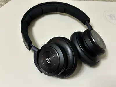 Bang & Olufsen Beoplay H9 3rd Gen Wireless Bluetooth Over-Ear Headphones