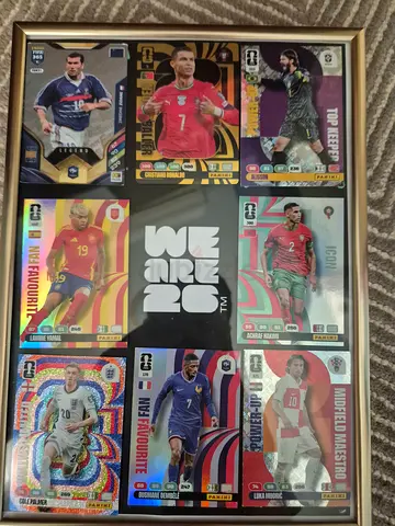 8+1 extremely good football cards panini