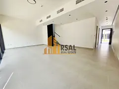 All 3 Bedrooms With Attached Bathrooms●Built-in Garden
