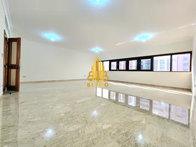 Spacious 3BHK With Maid Room Balcony & 4 Bathrooms