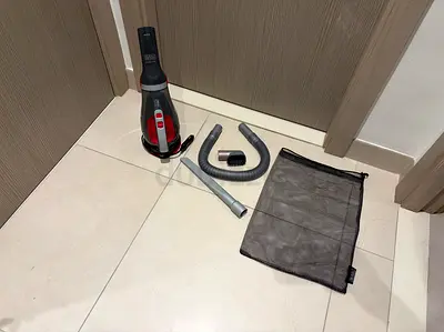 BLACK+DECKER ADV1200 12 V Car Vacuum Cleaner with Brush Attachment