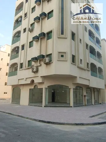 Building for sale / 5 floors / 15 apartments / 4 shops / Excellent condition / Al Buteenah / Sharjah