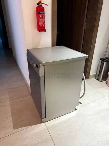 Compact freestanding dishwasher - silver, almost new without use，excellent working condition