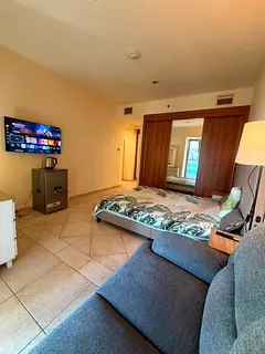 Spacious Master Room with Private Bathroom for Rent in Dubai,Princess tower Rent 5500