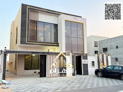 Villa for sale in Al-Haliyo area. Features: • 5 master bedrooms • Majlis (formal sitting room) • Living room • Main kitchen • Maid's room • Large setb