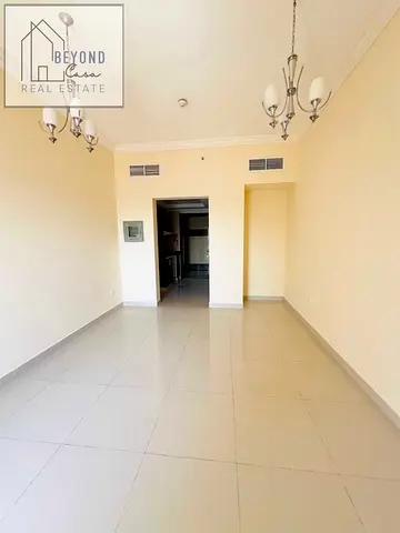 Spacious Studio * Balcony * Family * Vacant *