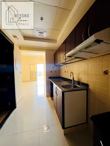 Spacious Studio * Balcony * Family * Vacant *