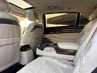 2017 Genesis G90 — миниатюра 11