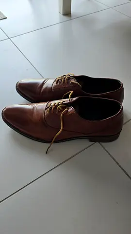 Brown Leather Men's Dress Shoes - Good Condition, Size Approx
