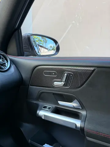 2020 Mercedes-BENZ GLB 缩略图 18