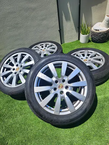 Original OEM porsche cayenne 20" alloy wheels and tyres