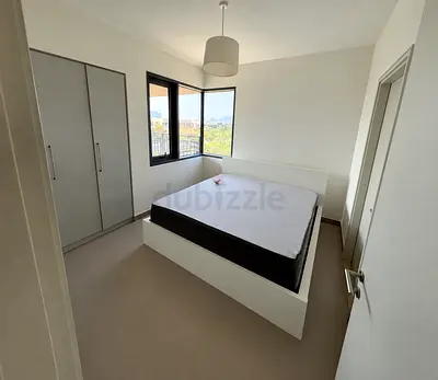 Bed ikea malm + mattress