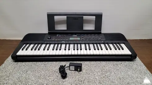 Yamaha 61-Key Keyboard with Power Adapter - Good Working Condition