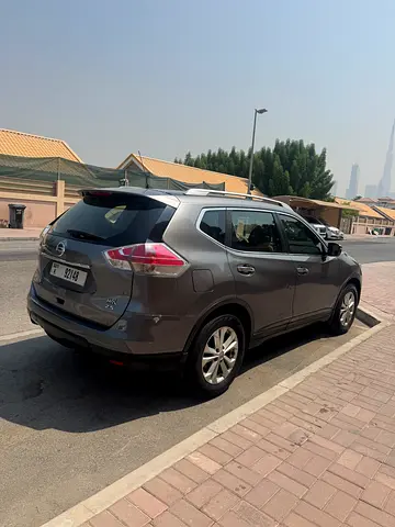 2016 Nissan X-TRAIL photo 2