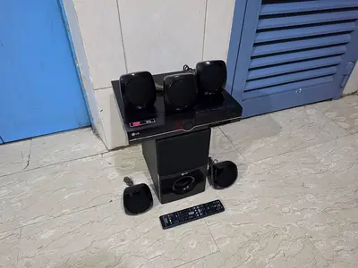 LG 5.1ch (Bluetooth) Dolby Home Theatre System in excellent working condition