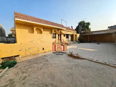 5 Bed room Hall Majlis Maids room big yard parking 8000 sqft