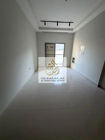 بناية جديدة,اول ساكن,مساحة واسعة,موقع مميز,سهل الوصول