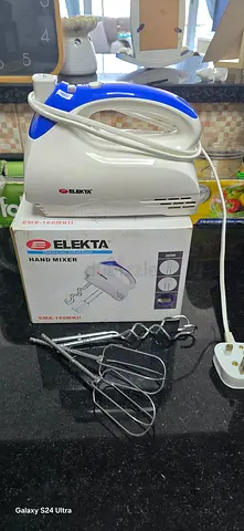 Elekta Hand Mixer with Beaters - Good Working Condition