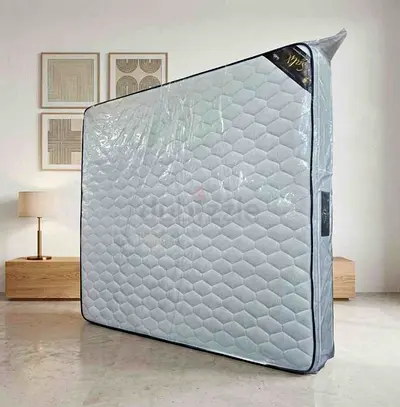 King Size Mattress - Brand New, madicatid top pillow 18cm