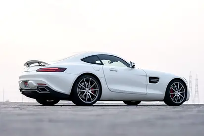 صورة 3 لـ 2016 Mercedes-BENZ AMG