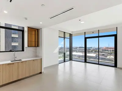 Corner Unit | Low Floor | Brand New