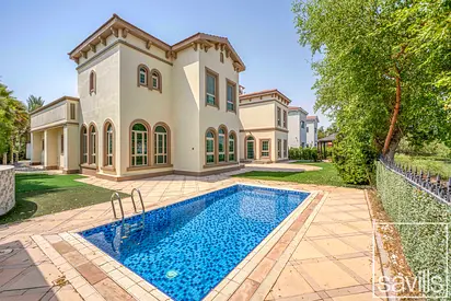 Spacious Family Home | Large Plot | Private Pool