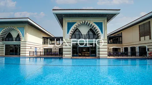 View now | Exclusive villa | Swim up pool