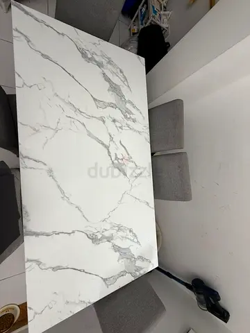 White Marble Effect Dining Table with 6 Chairs طاولة طعام مع كراسي