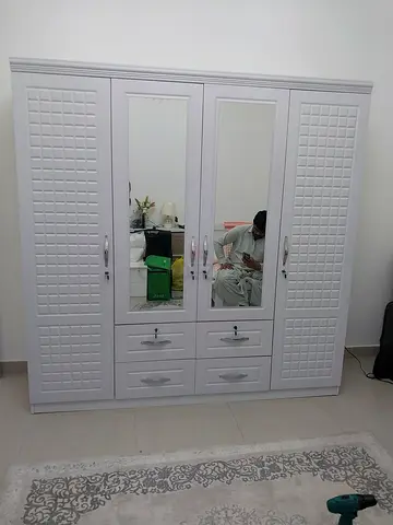 White 4-door Wardrobe with Mirrors and Drawers - Good quality