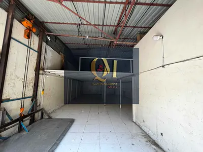 With mazaneen big warehouse available with Lift and personal washroom in just 80K