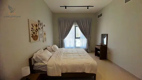 للإيجار الشهري شقة مفروشة غرفتين وصالة شارع الكويت عجمان فرش جديدة أول ساكن فرش راقٍ وأثاث جديد وتصميم واسع يجمع بين الأناقة والراحة