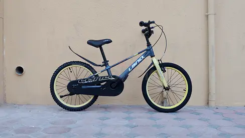 kids Tricycle used like New free delivery High Quality with soft seat size 12 for the age 4 to 7