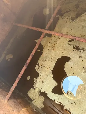 Water tank cleaning
