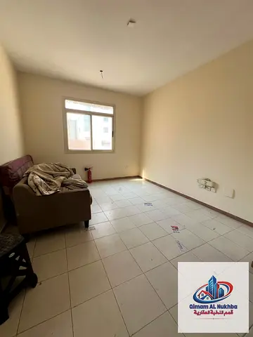It’s more than just a one-bedroom apartment with a living room in Al Naba’ah; it offers a prime location close to markets and services, featuring cent