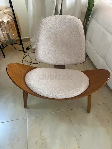 Designer Lounge Chair – Bouclé & Walnut Wood – Mid-Century Style