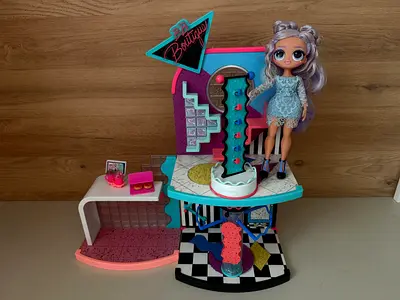 LOL Surprise Boutique Playset with OMG Doll