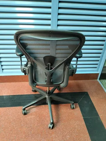 Herman Miller remastered chair for selling.fully loaded black color size B