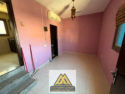 استوديو رووف | مطبخ شبه منفصل | تكييف سبليت | موقع مميز | 16,000 درهم سنويًا