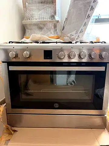 Hoover 5- Burner gas cooker & oven