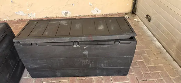 Cosmoplast Medium Outdoor Resin Storage Box  - Good Condition